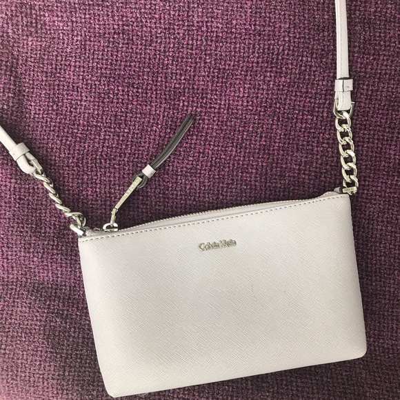 💥CLEAROUT💥Calvin Klein Lavender Crossbody Purse - Picture 4 of 7